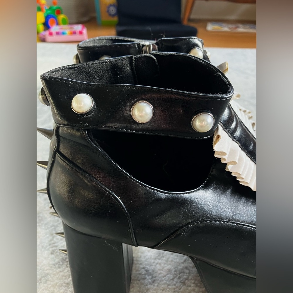 Disturbia “Lolita” Platform Heels - Picture 5 of 6